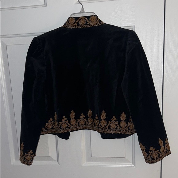 H&M Elegant Black Velvet Blazer with metallic Embroidery - Picture 3 of 6